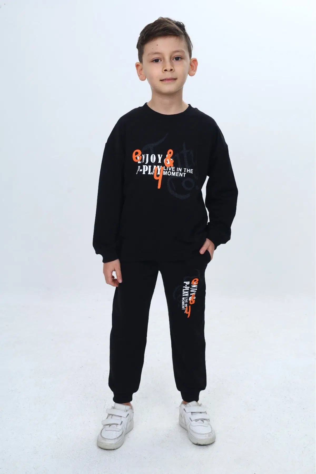Toontoy Erkek Çocuk 2'li Takım Baskılı Bisiklet Yaka Kısa Kollu Sweatshirt &amp; Beli Paçası Lastikli Cepli Jogger Eşofman Altı - 2 İplik 24966 - Siyah